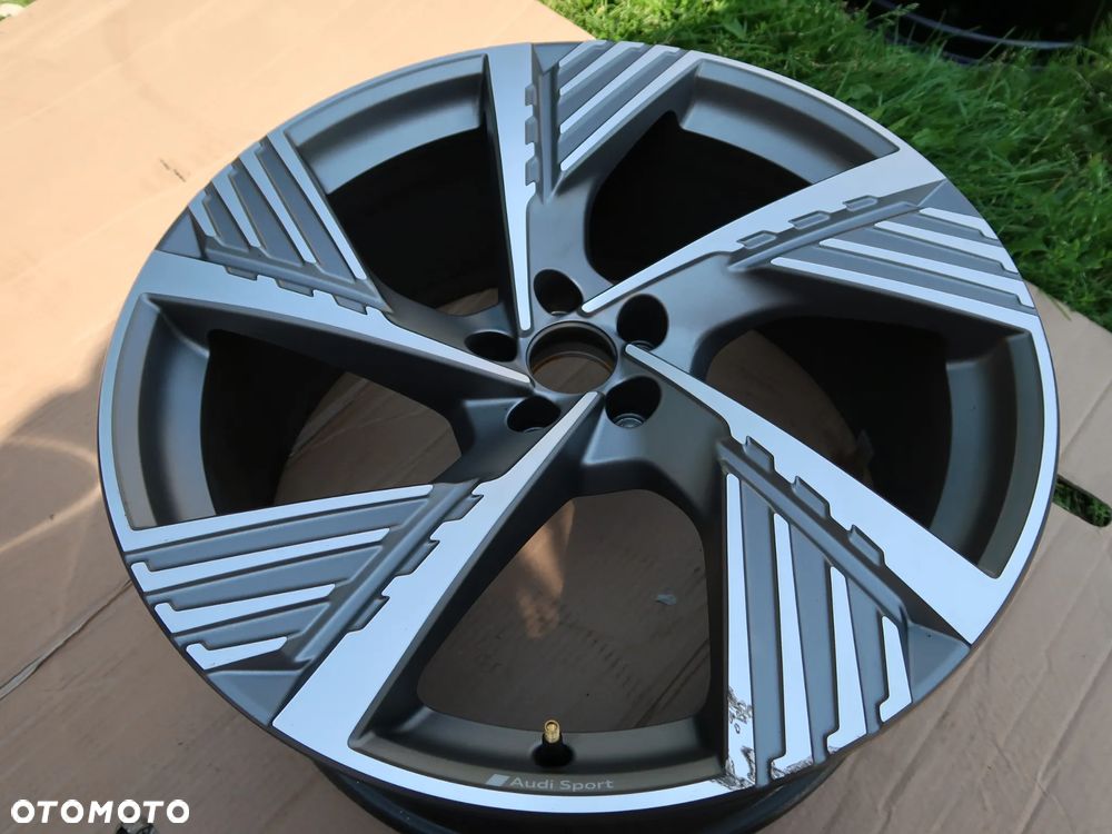 FELGA AUDI Q8 E-TRON 22'' K4E601025B - 1