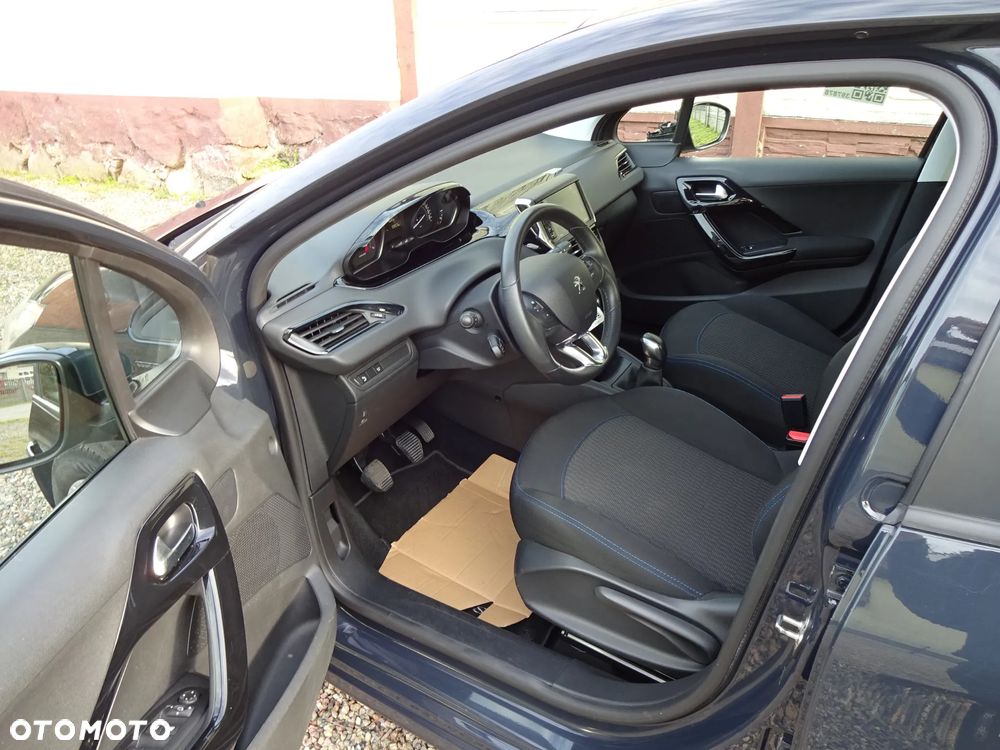 Peugeot 208 PureTech 82 Stop & Start Signature - 8
