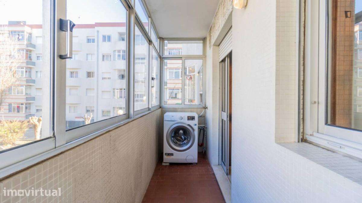 Apartamento com 1 quartos - localizado em Senhora da Hora Porto - Grande imagem: 4/8