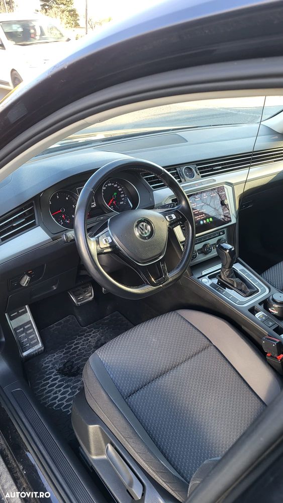 Volkswagen Passat 2.0 TDI SCR DSG Comfortline - 8