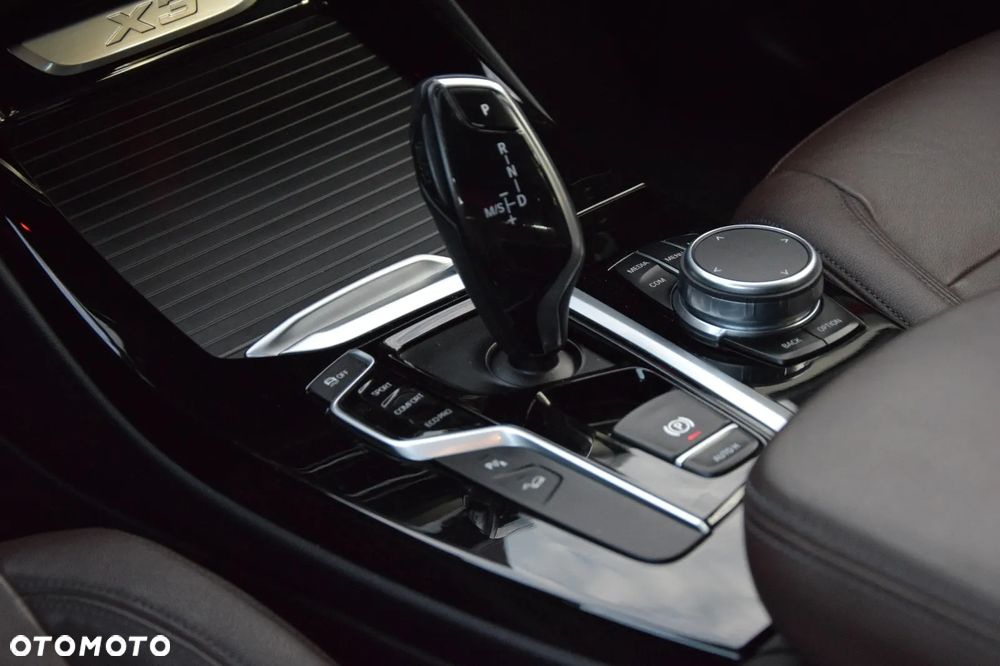 BMW X3 xDrive25d Luxury Line - 28