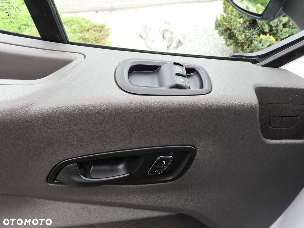 Ford TRANSIT  PLANDEKA 8 PALET TEMPOMAT LEDY BLIŹNIACZE KOŁA KLIMATYZACJA  130KM - 28