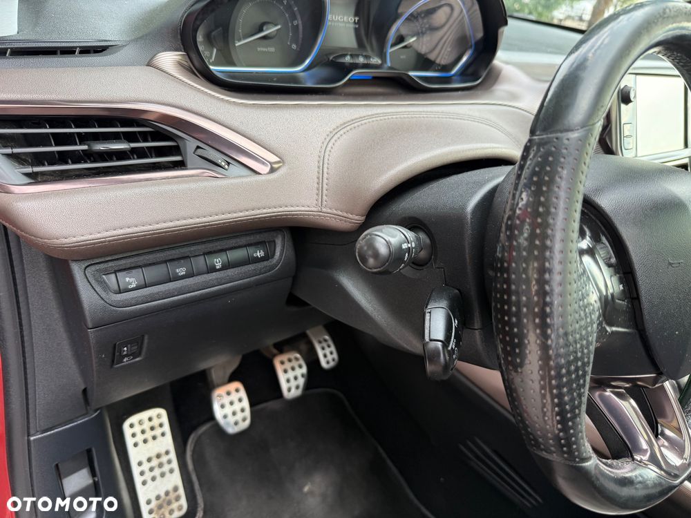 Peugeot 2008 1.6 e-HDi Allure S&S - 13