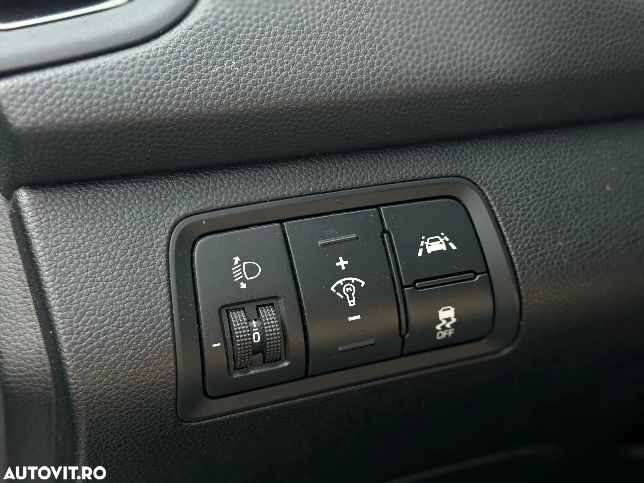 Hyundai i20 1.4 YES! Silver - 36