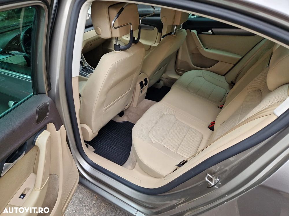 Volkswagen Passat - 2