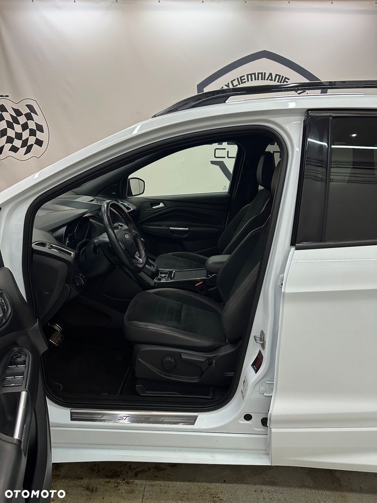 Ford Kuga 2.0 TDCi 4x4 ST-Line - 12