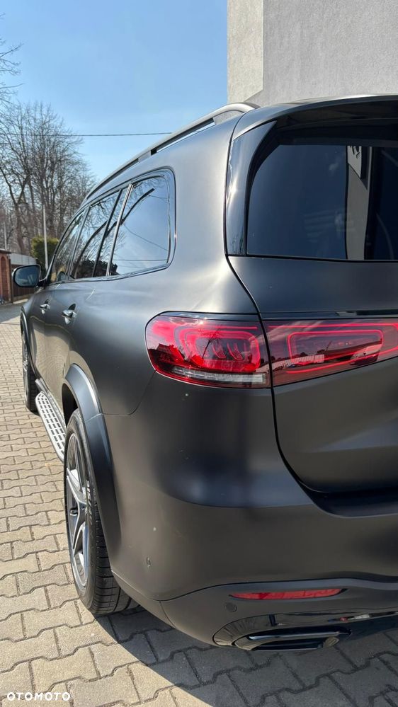 Mercedes-Benz GLS - 12