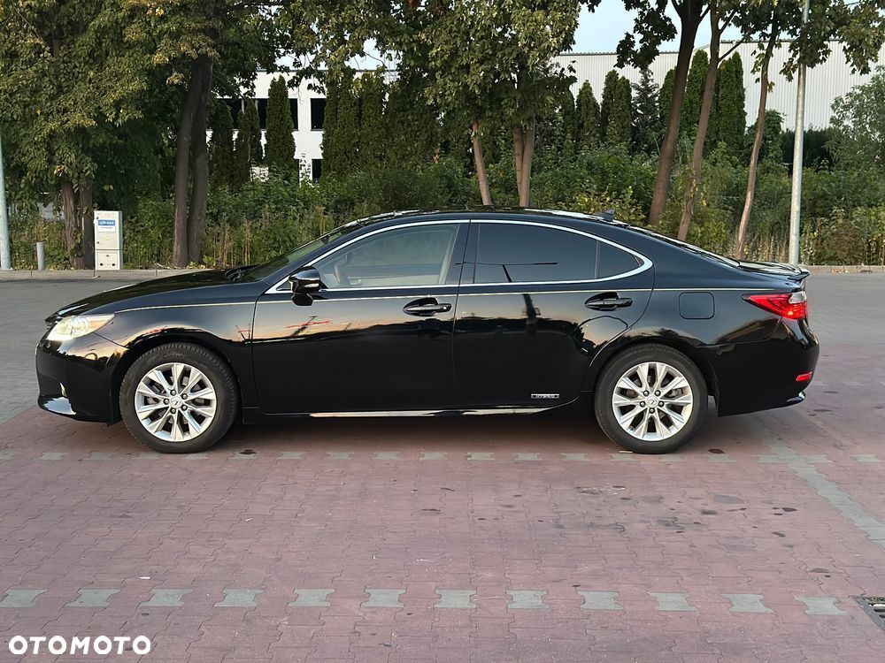 Lexus ES 300h Business Edition - 8