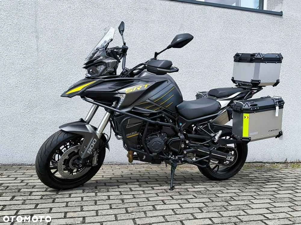 QJMOTOR SRT900S - 8