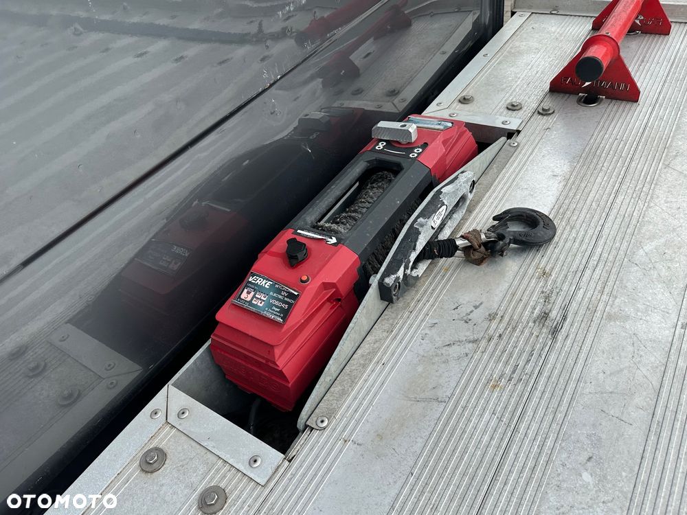 Mercedes-Benz Sprinter - 20