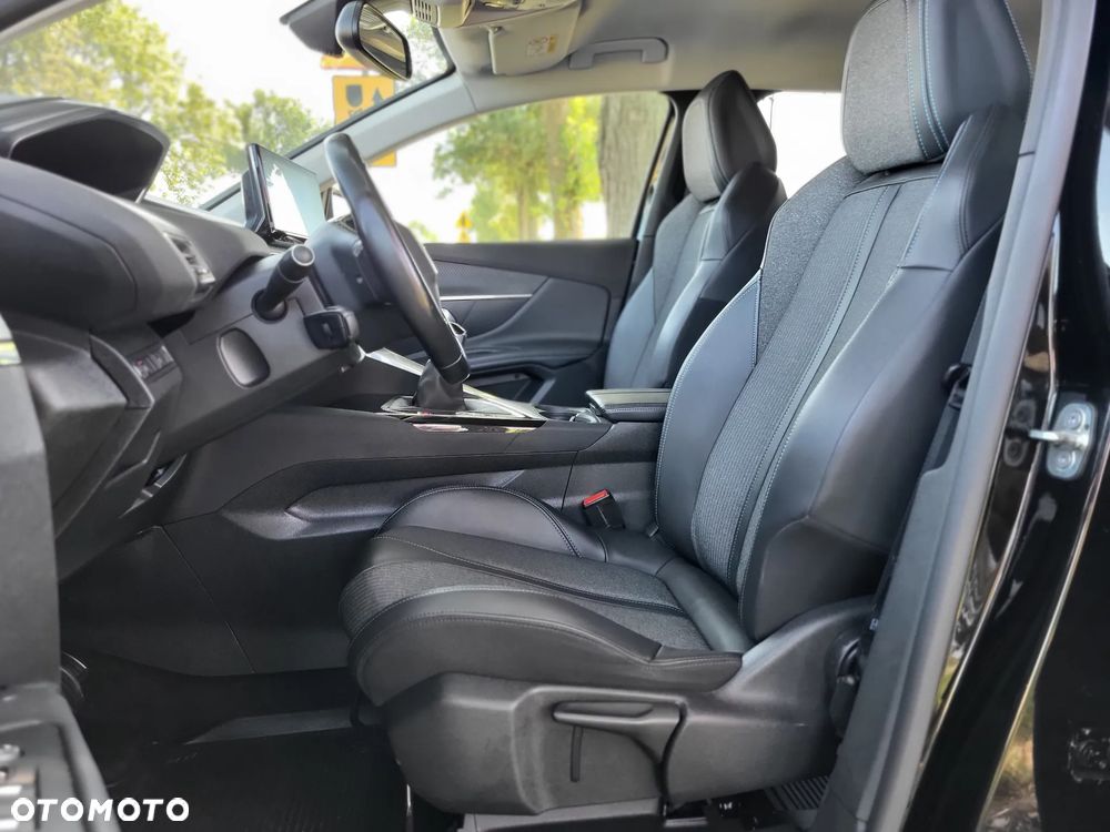 Peugeot 3008 1.5 BlueHDi Allure S&S - 18