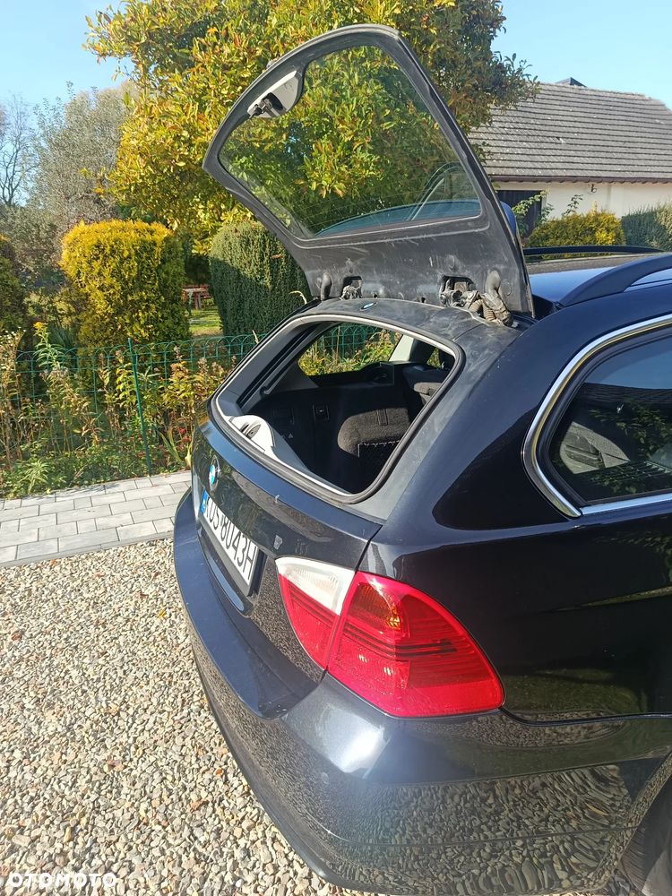 BMW Seria 3 325i - 12