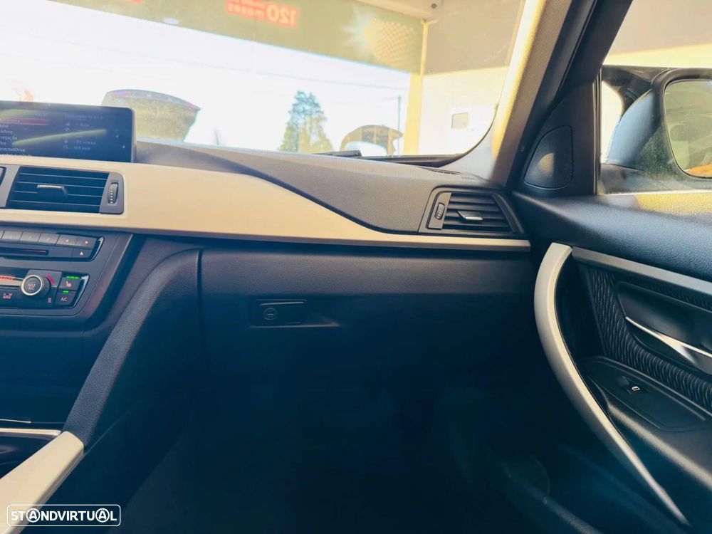 BMW 320 d Sport Line - 39