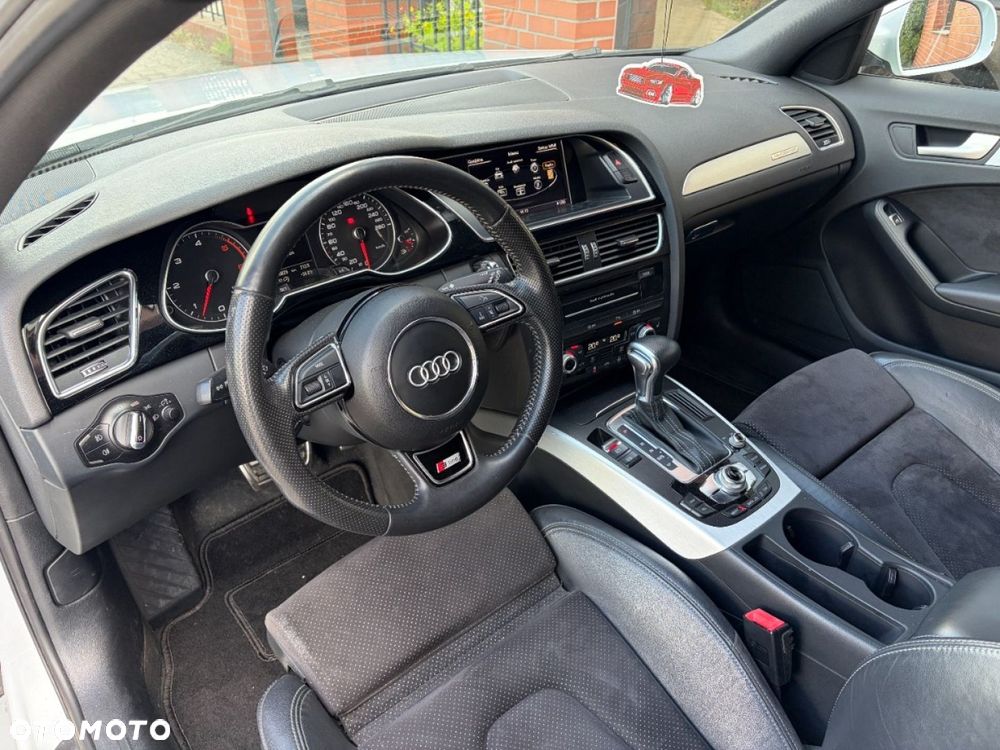 Audi A4 Avant 3.0 TDI DPF clean diesel quattro S tronic S line Sportpaket - 7