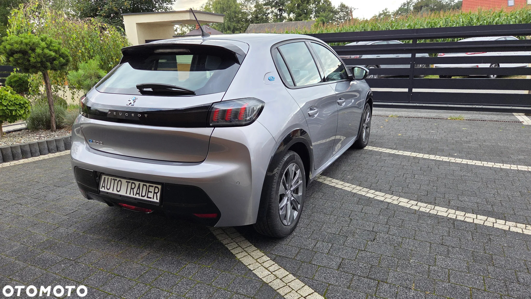 Peugeot 208 e-208 Allure - 16