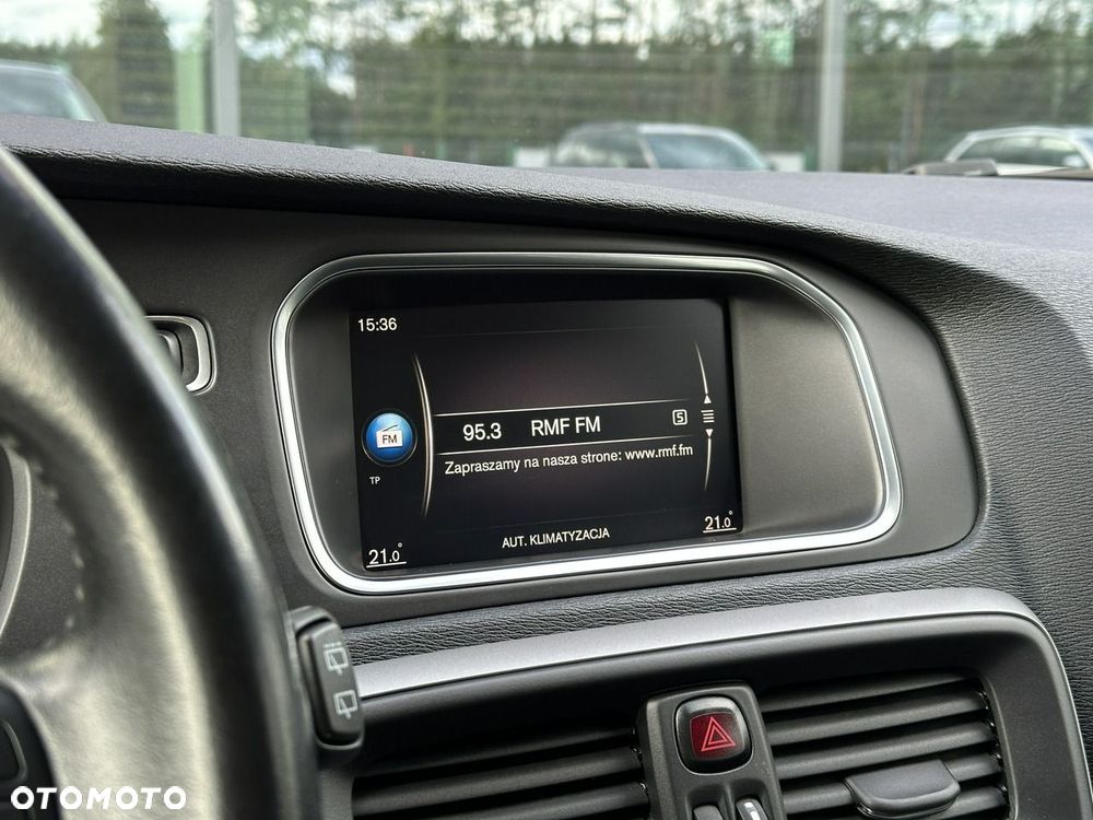 Volvo V40 D3 Geartronic Momentum - 19