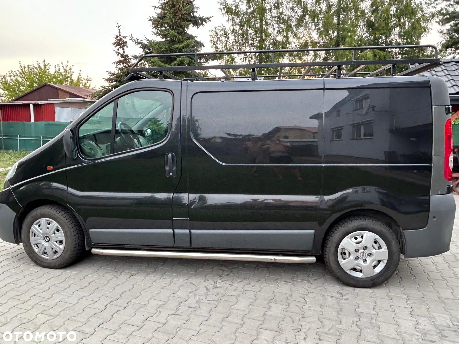 Opel Vivaro - 1