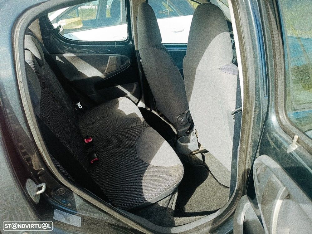Peugeot 107 1.0 Urban - 11
