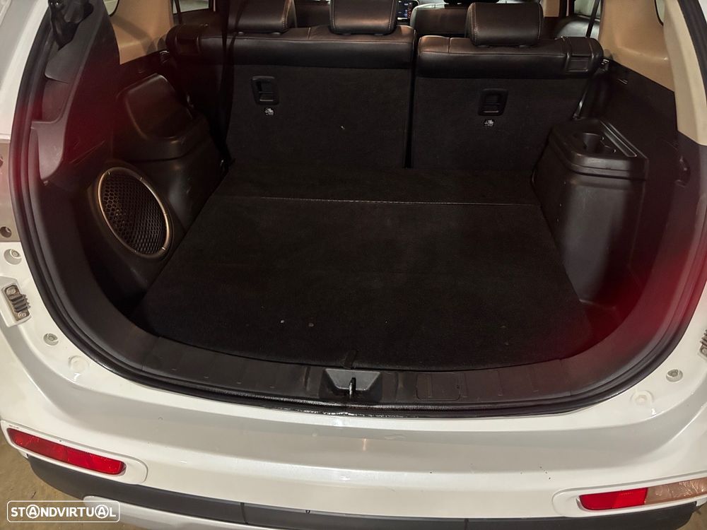 Mitsubishi Outlander - 14