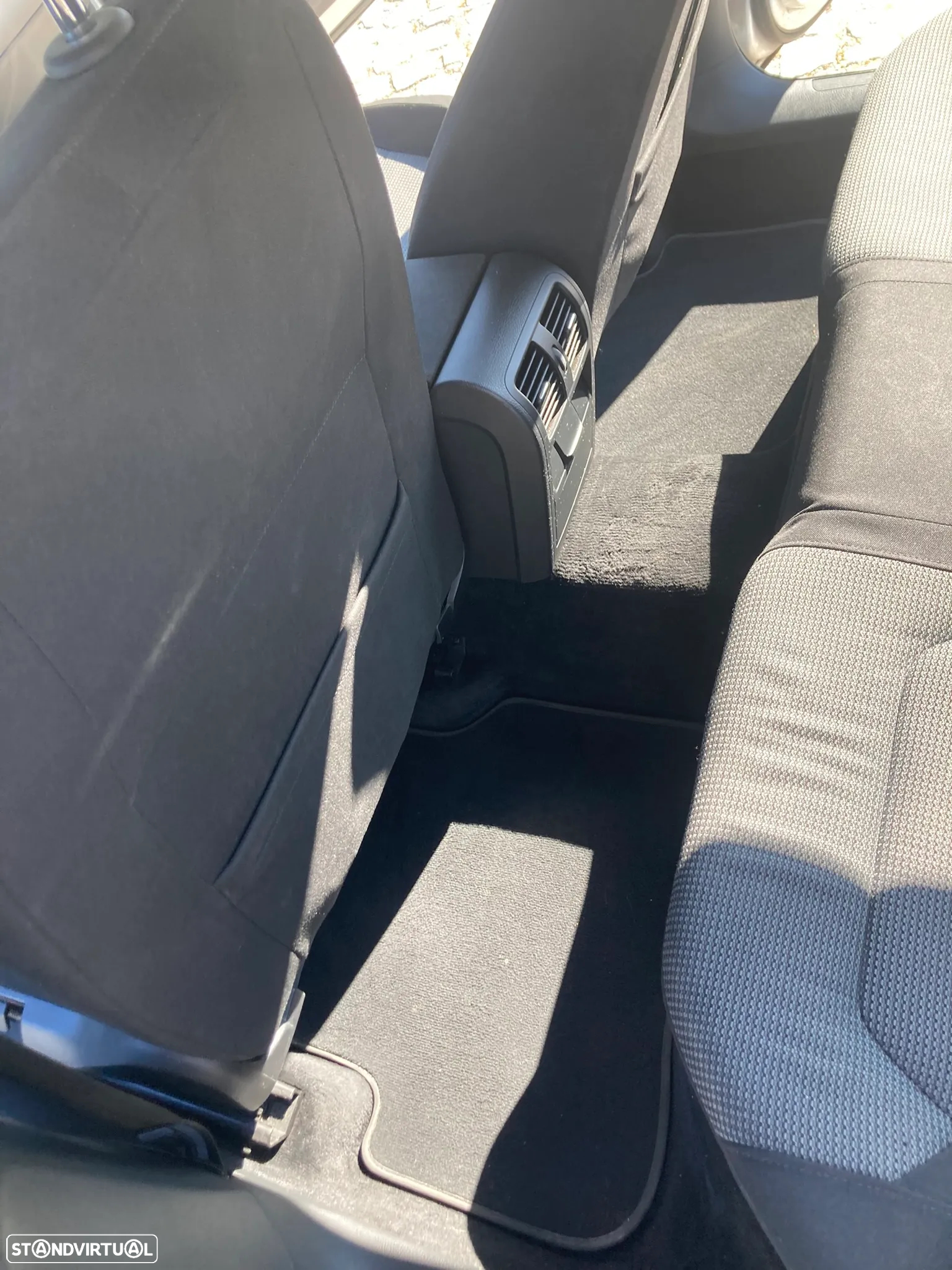 VW Passat 1.6 TDI BlueMotion - 15