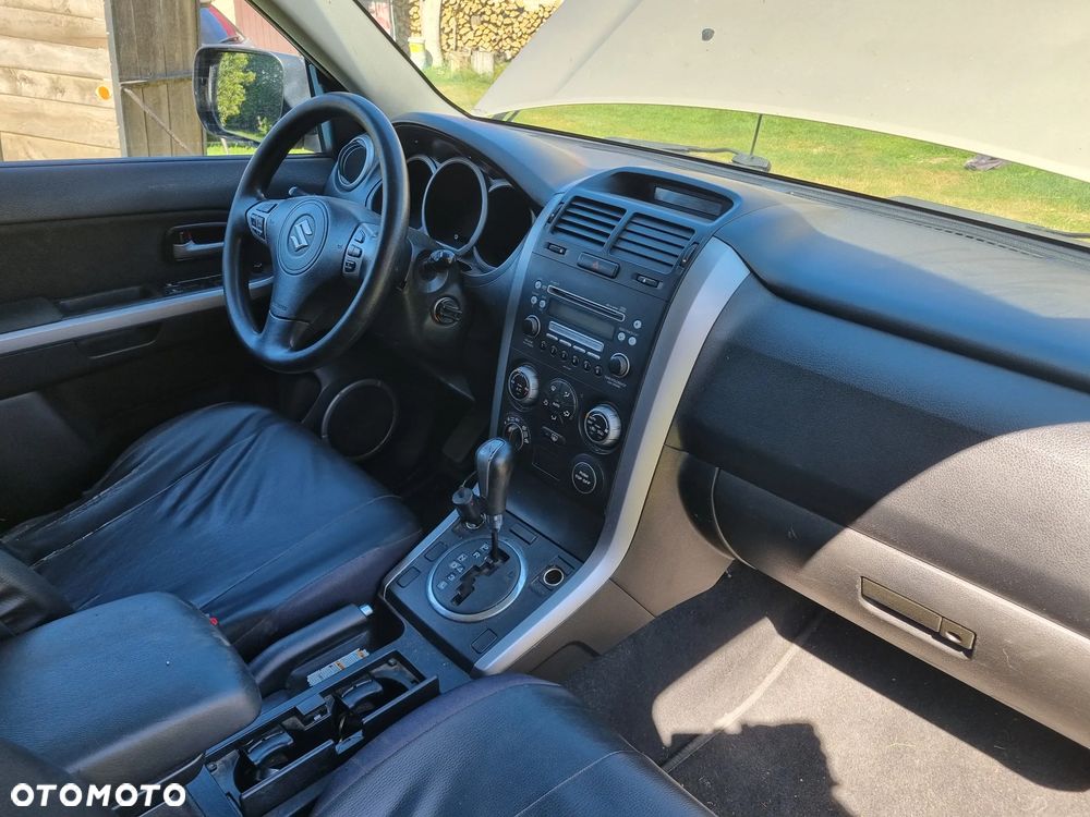 Suzuki Grand Vitara 2.7 V6 - 7
