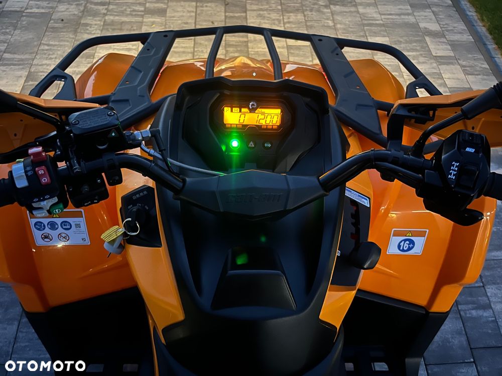 Can-Am Outlander - 12