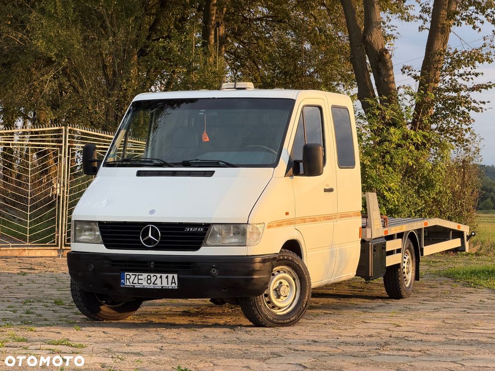 Mercedes-Benz Sprinter - 4