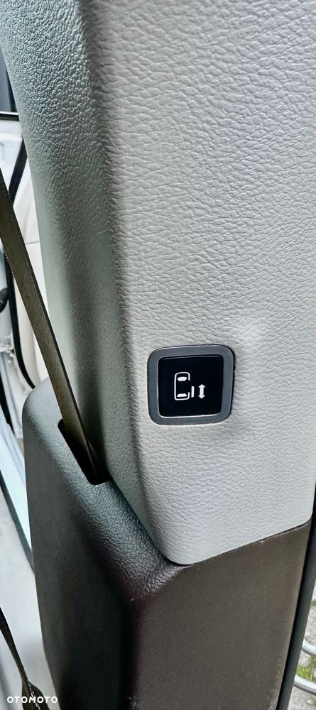 Chrysler Pacifica - 12