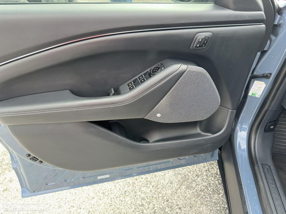 Ford Mustang Mach-E Standard - 24