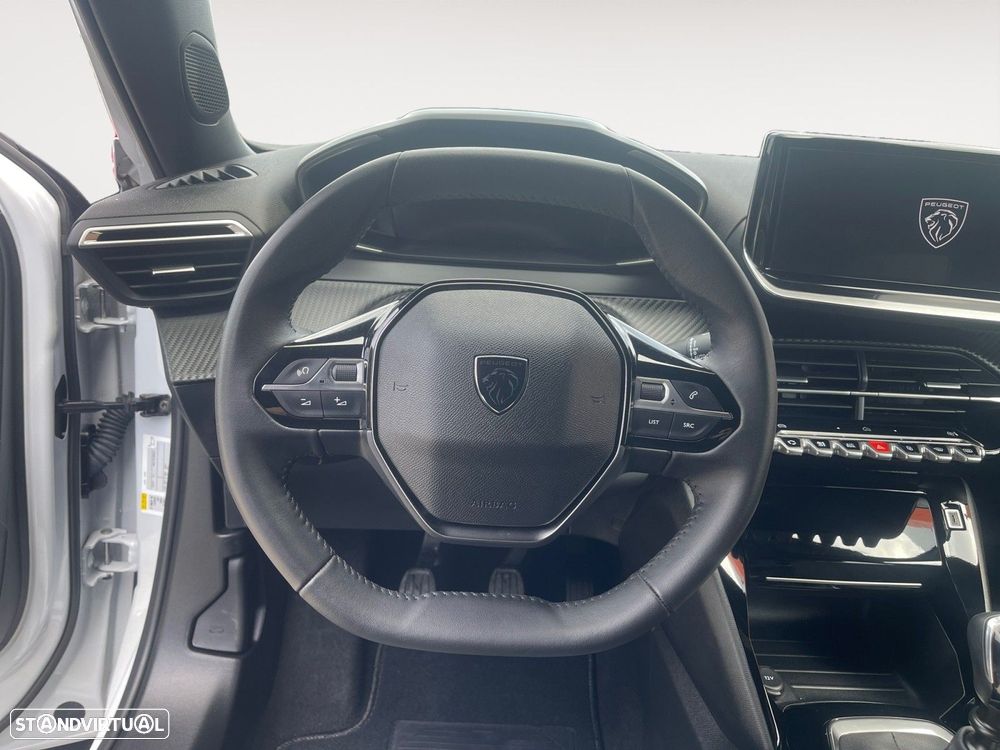Peugeot 2008 1.2 PureTech Allure - 12