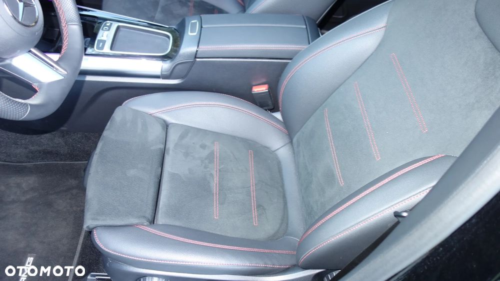 Mercedes-Benz GLA 200 d 4-Matic AMG Line 8G-DCT - 15