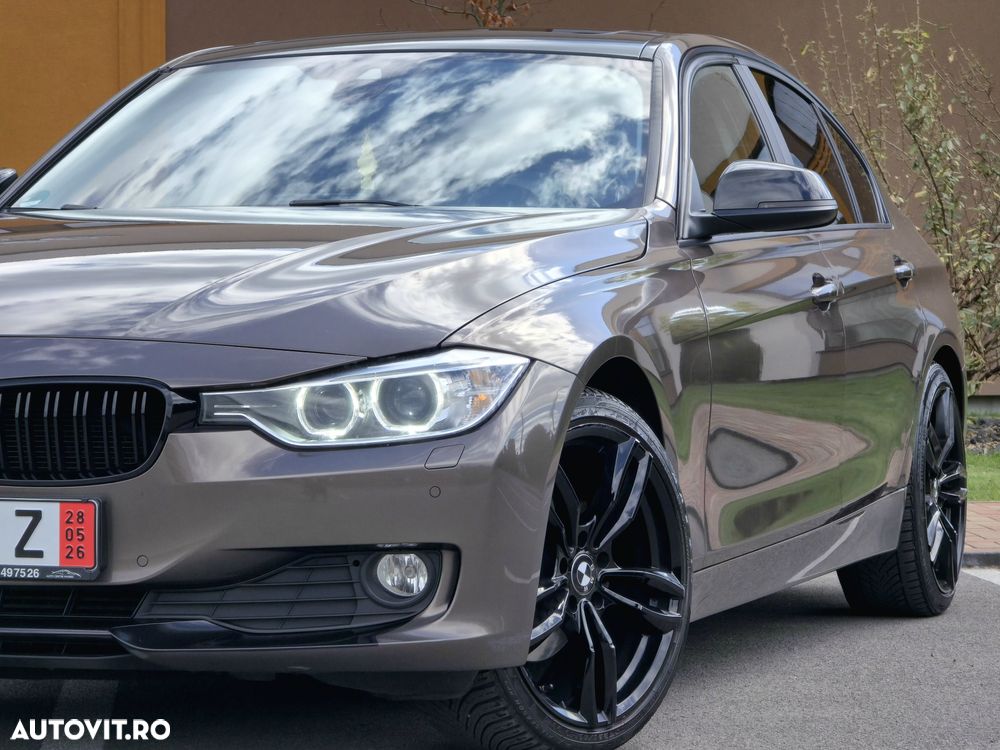 BMW Seria 3 320d Aut. Blue Performance Sport Line - 22