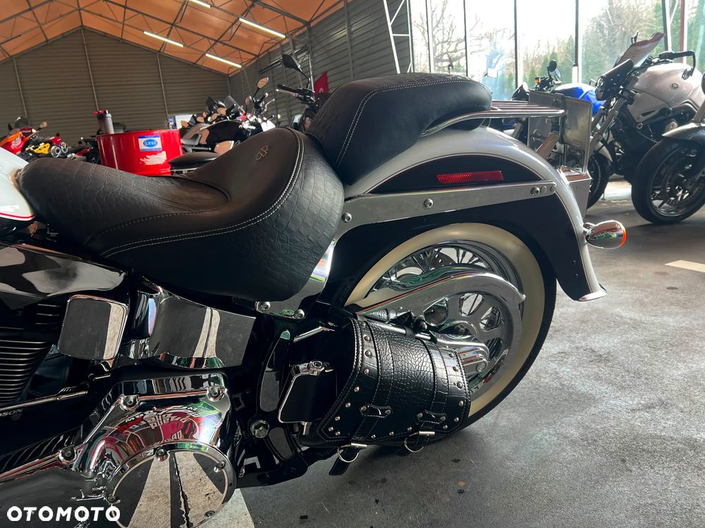 Harley-Davidson Softail Deluxe - 22