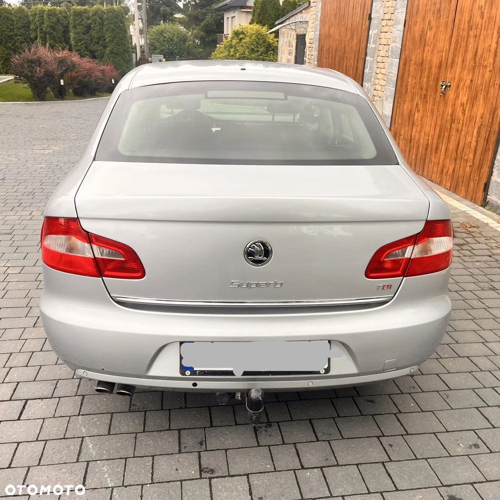 Skoda Superb 2.0 TDI Ambition - 4