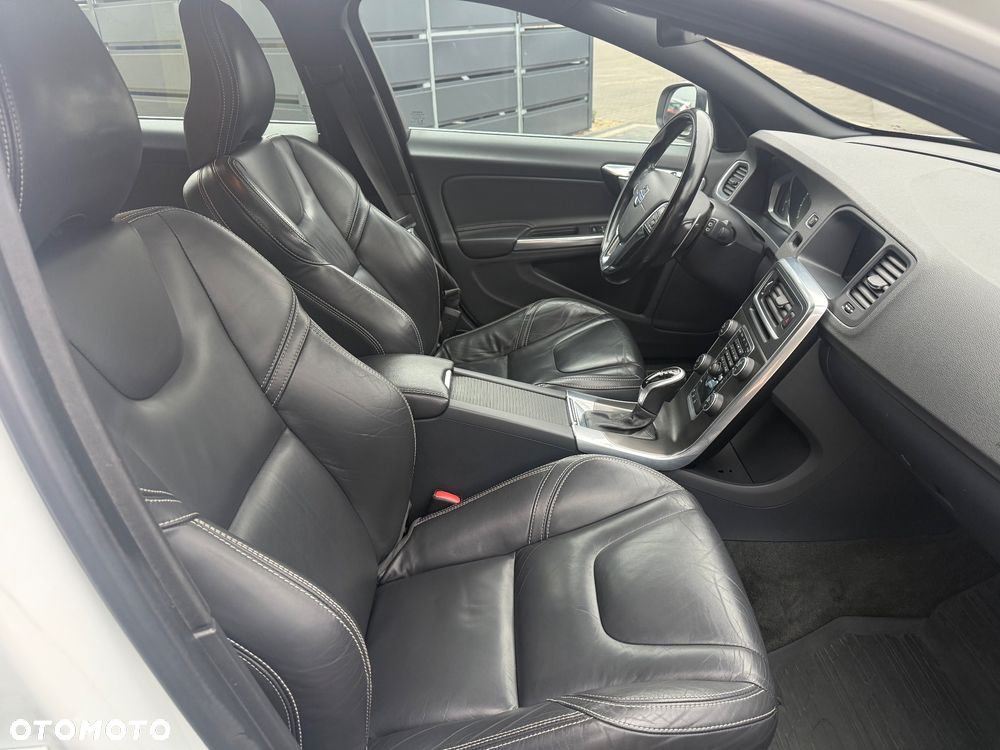 Volvo V60 T5 Geartronic Momentum - 9