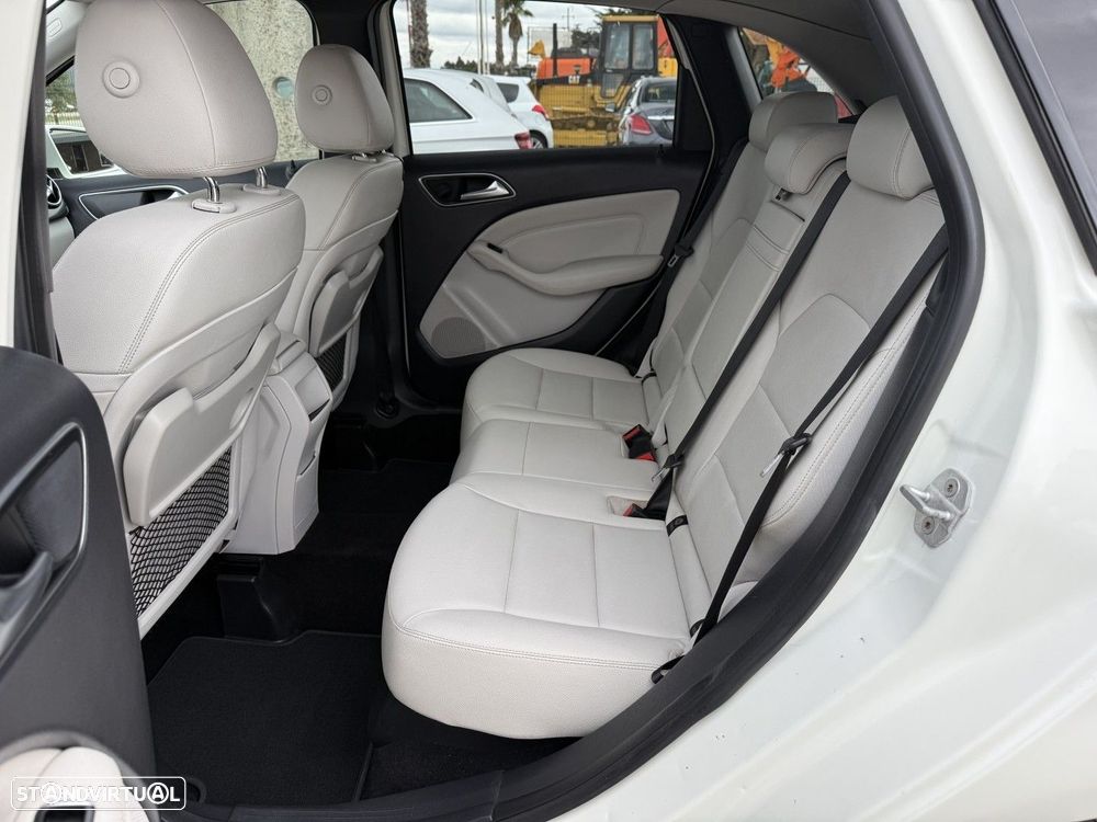 Mercedes-Benz B 180 d Style Aut. - 13