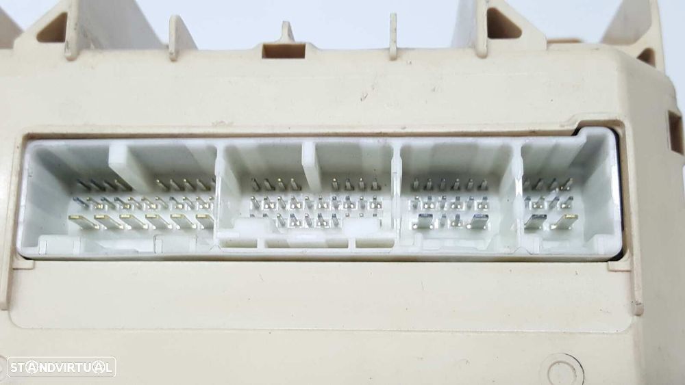 CAIXA DE RELÉS/ FUSÍVEIS LEXUS RX 400H - 7