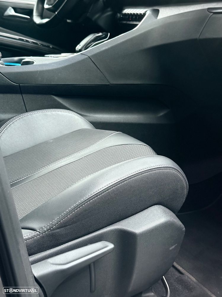 Peugeot 5008 BlueHDI 130 EAT8 GT - 33