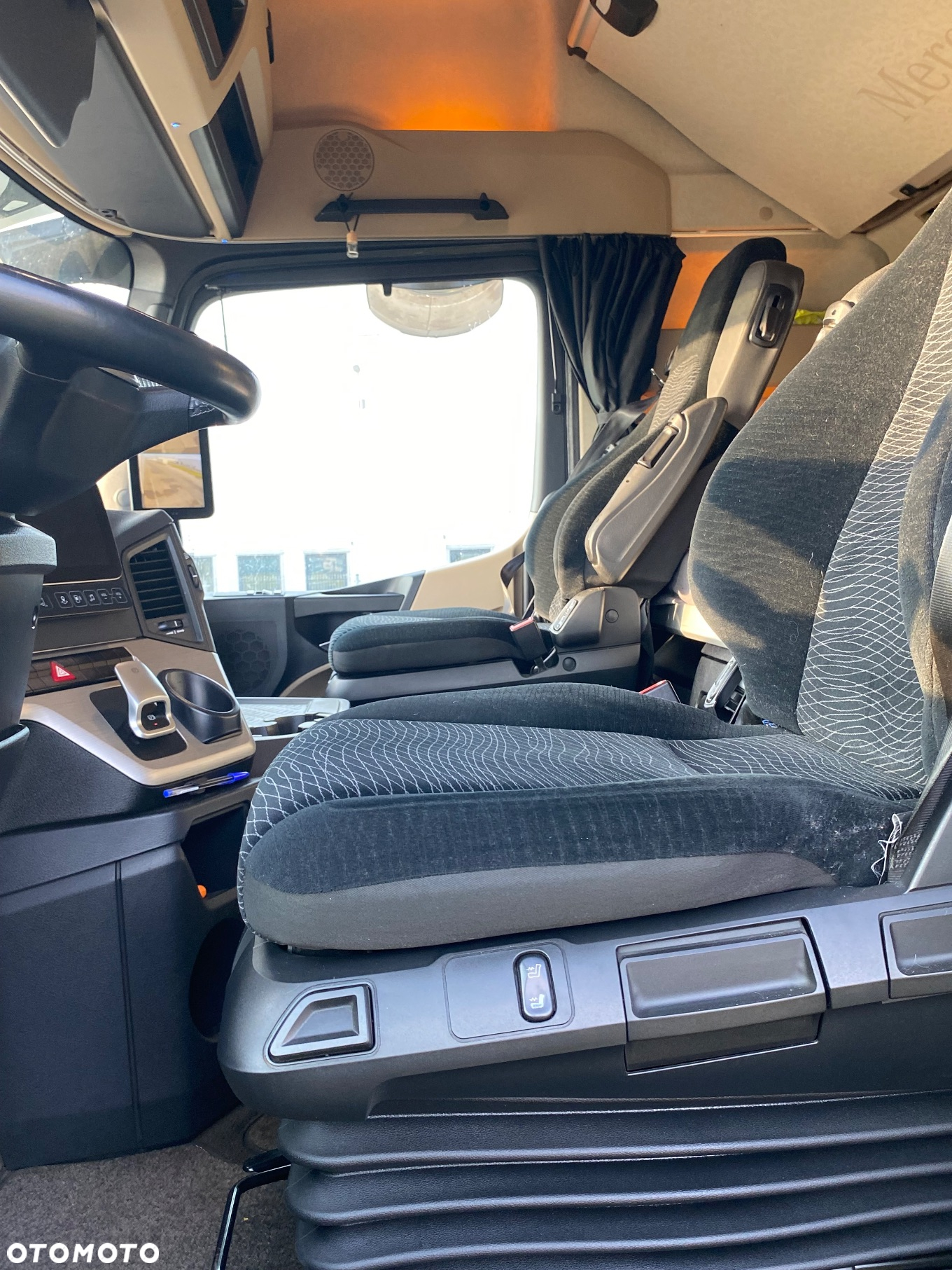 Mercedes-Benz ACTROS - 21