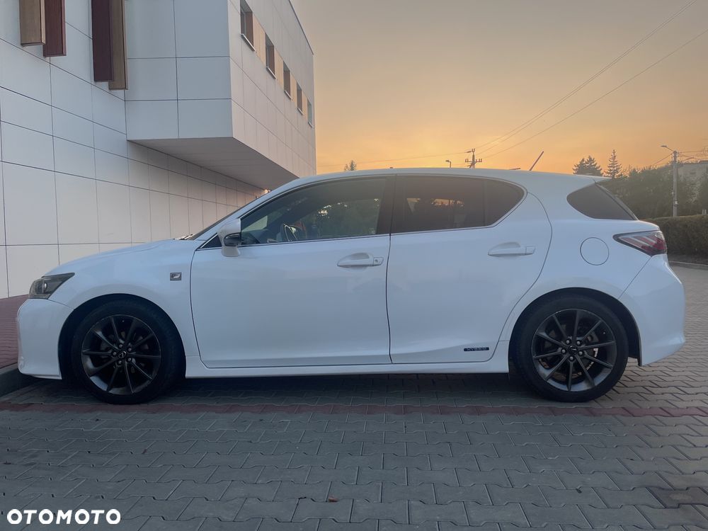 Lexus CT 200h F Sport - 4