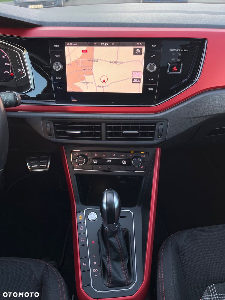Volkswagen Polo 2.0 TSI GTI DSG - 29