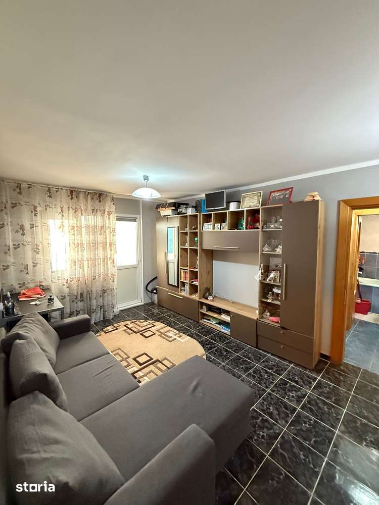 3 CAMERE cu bucatarie mare, Narcisa — fotografia 3