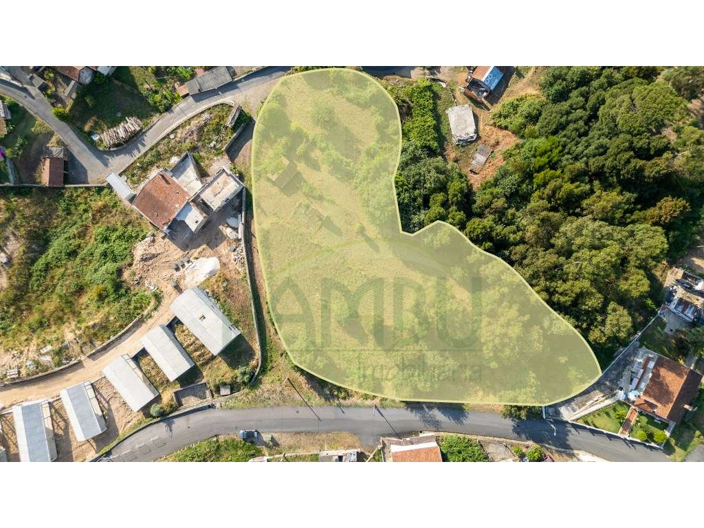 Terreno de 3.535 m² com Vistas Deslumbrantes para o Rio - Grande imagem: 2/10