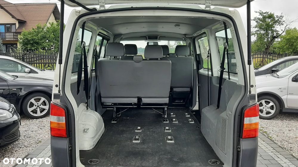 Volkswagen Caravelle - 17