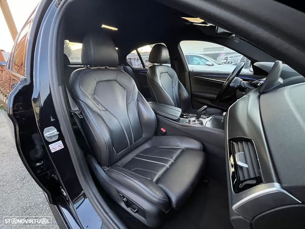 BMW 520 d Pack Desportivo M Auto - 26
