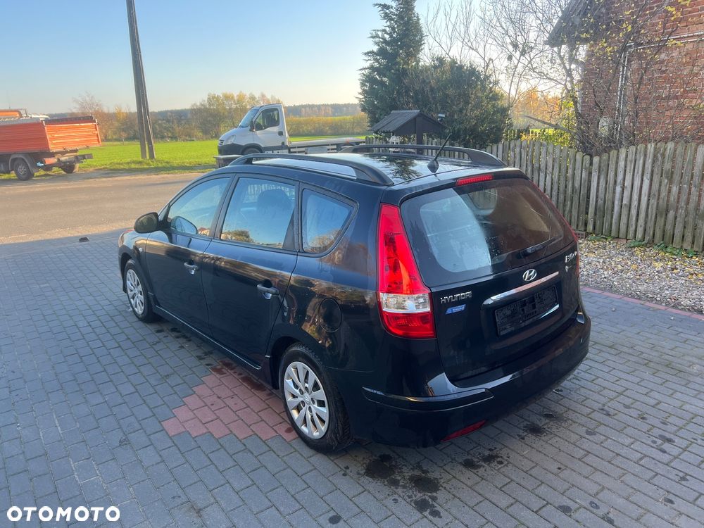 Hyundai i30 1.4 Base + - 10