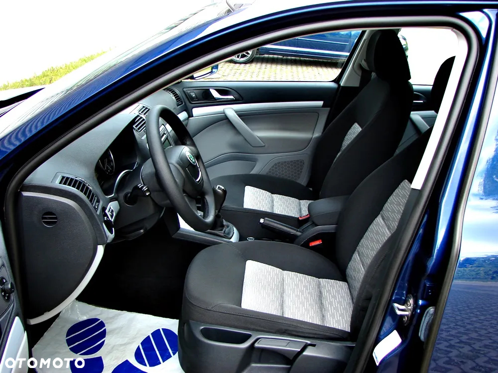 Skoda Octavia 1.6 Combi Advance - 18