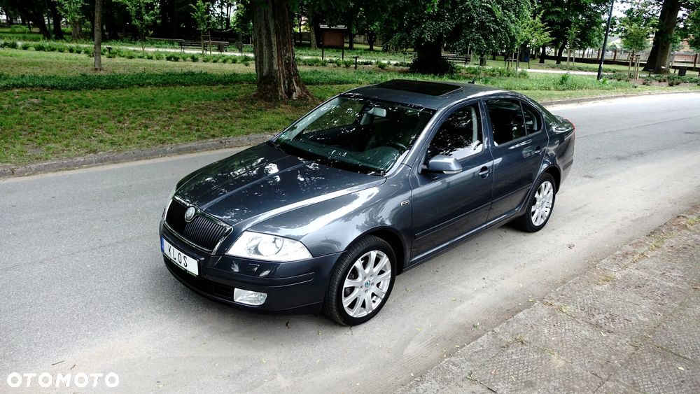 Skoda Octavia 2.0 FSI Automatik Laurin & Klement - 25