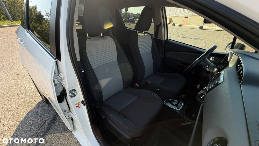 Toyota Yaris Hybrid 100 Premium - 19