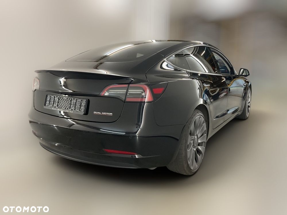 Tesla Model 3 - 7